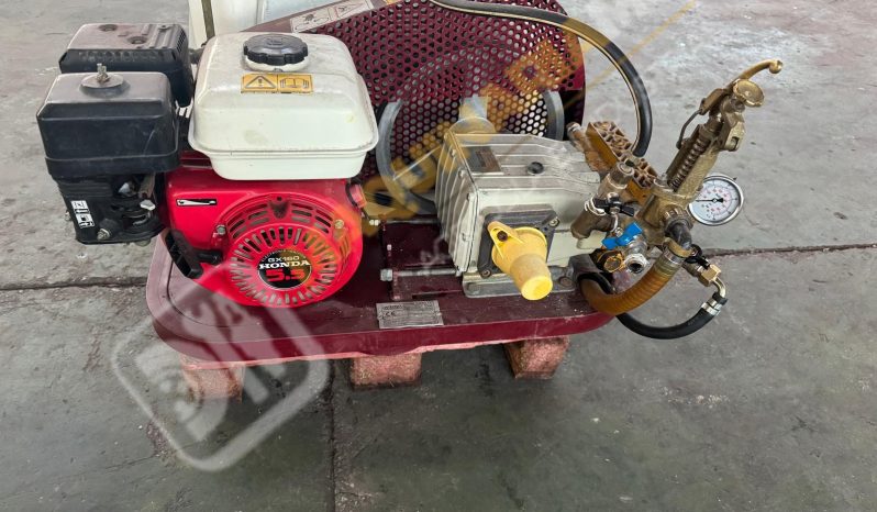 CUBA SEGUNDA MANO DE 400L CON MOTOR HONDA Y BOMBA DE PISTONES BERTOLINI lleno