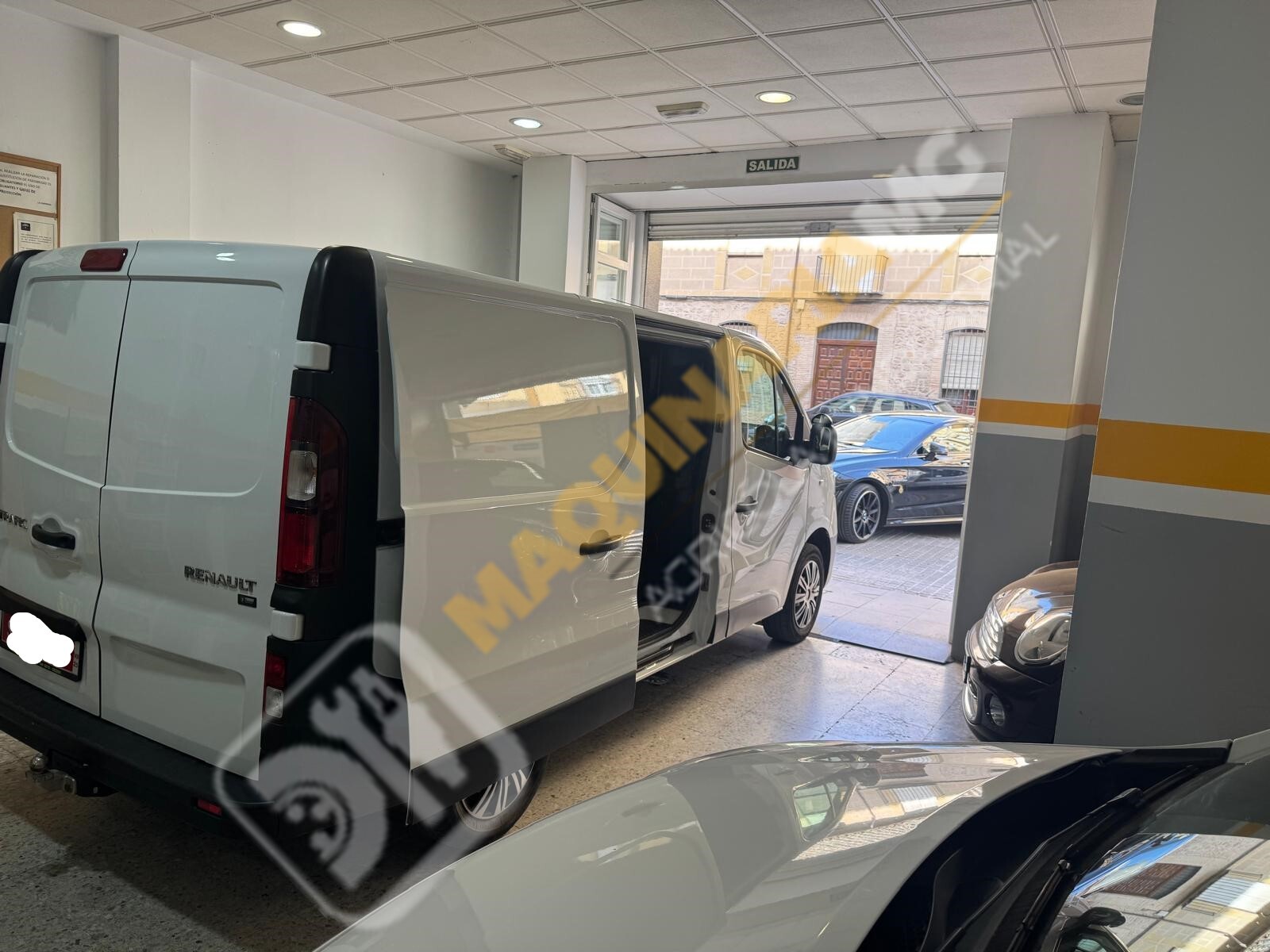 FURGÓN RENAULT TRAFIC CON EQUIPO DE DESATASCOS DE 35 CV