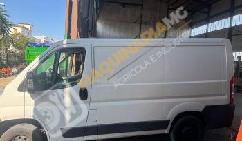 PEUGEOT BOXER CON EQUIPO DE DESATACOS DE 35 CV lleno