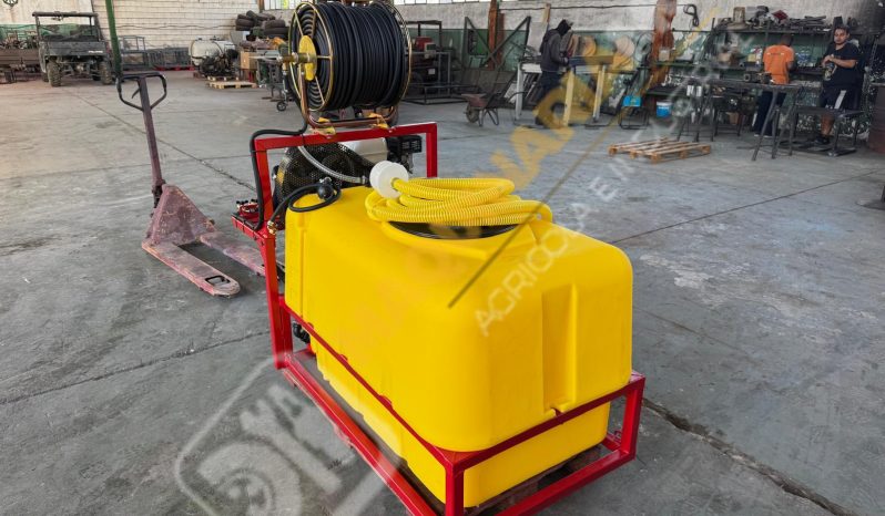 EQUIPO PICK UP DE FUMIGACIÓN 600 L CON ENROLLADOR DE 100 M lleno