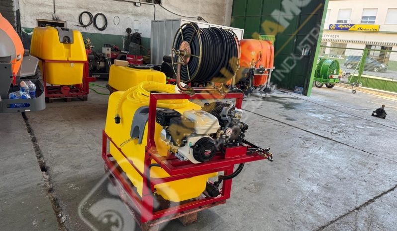 EQUIPO PICK UP DE FUMIGACIÓN 600 L CON ENROLLADOR DE 100 M lleno