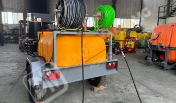 EQUIPO DE LIMPIEZA CON AGUA CALIENTE 300 BARES lleno