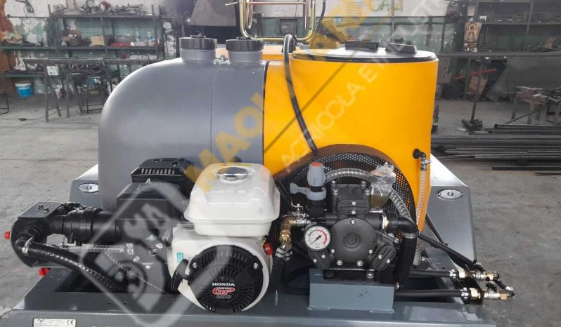 EQUIPO DE FUMIGACIÓN 1000 L CON ENROLLADOR Y FRENO DE INERCIA lleno