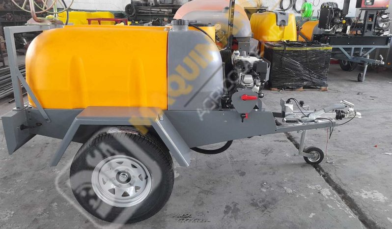 EQUIPO DE FUMIGACIÓN 1000 L CON ENROLLADOR Y FRENO DE INERCIA lleno