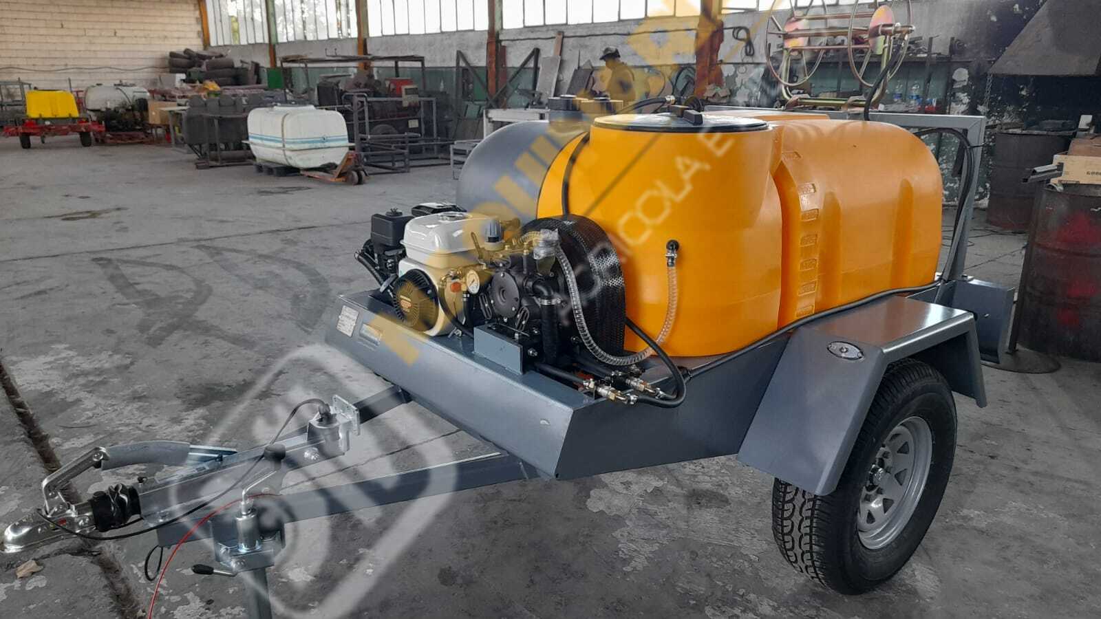 EQUIPO DE FUMIGACIÓN 1000 L CON ENROLLADOR Y FRENO DE INERCIA