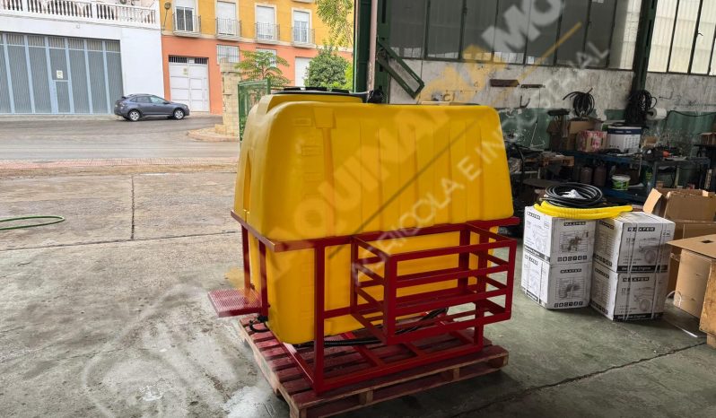 CUBA SUSPENDIDA DE 1000 LITROS CON BOMBA DE 100 LITROS Y 60 BARES lleno