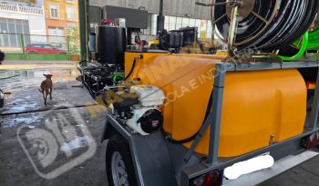 EQUIPO DE LIMPIEZA CON AGUA CALIENTE 300 BARES lleno