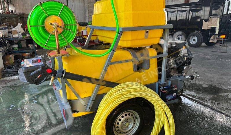 EQUIPO ARRASTRADO DE SUCCIÓN Y DESATASCOS 600 + 300 LITROS lleno