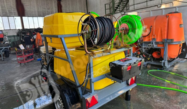 EQUIPO ARRASTRADO DE SUCCIÓN Y DESATASCOS 600 + 300 LITROS lleno