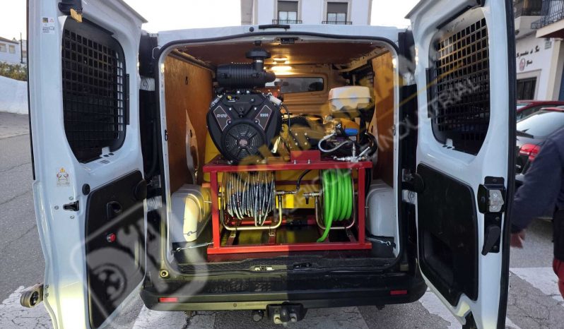 RENAULT TRAFIC + EQUIPO DE DESATASCOS DE 35 CV lleno