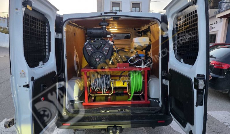 RENAULT TRAFIC + EQUIPO DE DESATASCOS DE 35 CV lleno