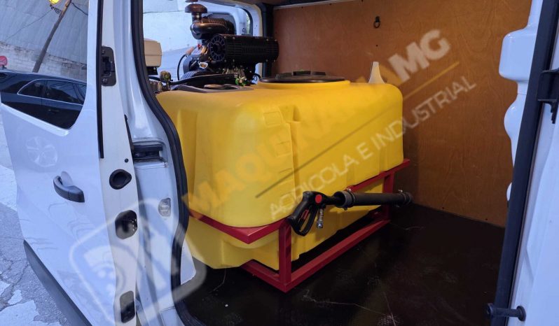 RENAULT TRAFIC + EQUIPO DE DESATASCOS DE 35 CV lleno
