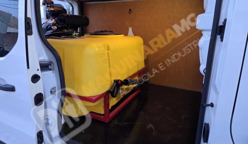 RENAULT TRAFIC + EQUIPO DE DESATASCOS DE 35 CV lleno