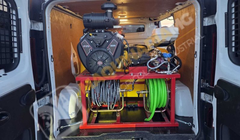 RENAULT TRAFIC + EQUIPO DE DESATASCOS DE 35 CV lleno