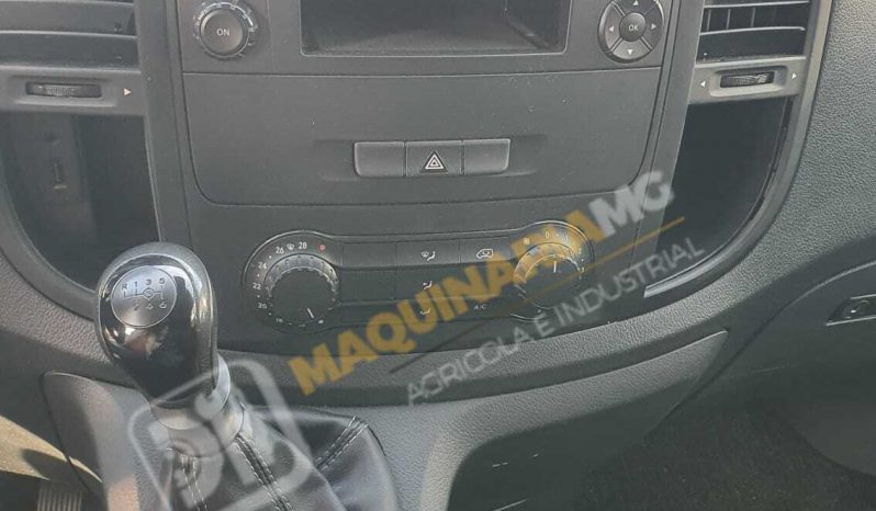 FURGONETAS CON EQUIPOS DE DESATASCOS, LIMPIEZA Y SUCCIÓN lleno