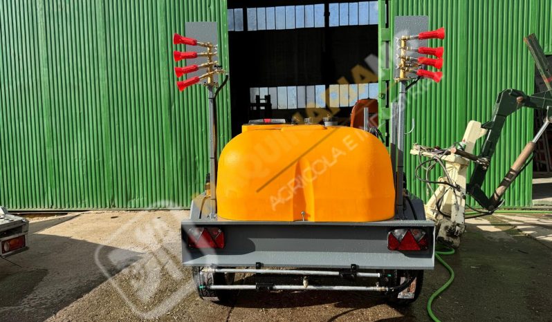 CUBA DE 1000 LITROS CON 2 TORRETAS lleno