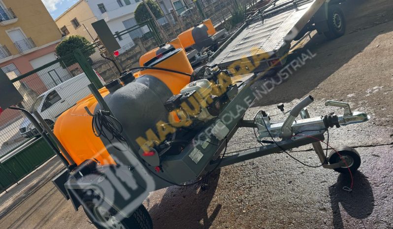 CUBA DE 1000 LITROS CON 2 TORRETAS lleno