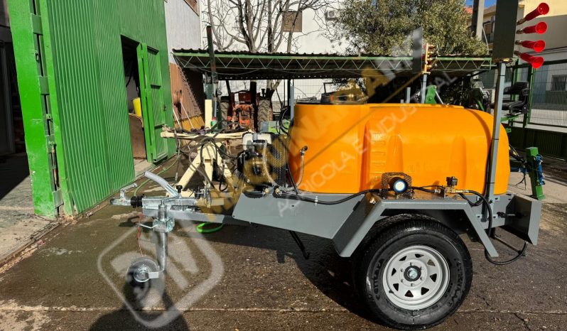 CUBA DE 1000 LITROS CON 2 TORRETAS lleno