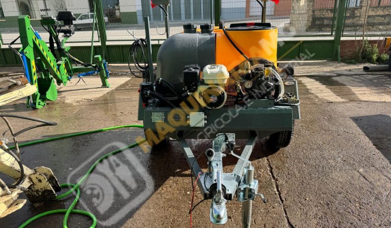 CUBA DE 1000 LITROS CON 2 TORRETAS lleno