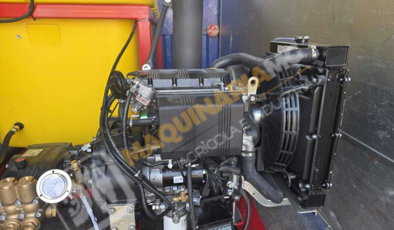 EQUIPO DE LIMPIEZA Y DESATASCOS 1500 LITROS 28 CV DIESEL lleno