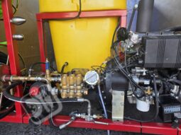 EQUIPO DE LIMPIEZA Y DESATASCOS 1500 LITROS 28 CV DIESEL lleno