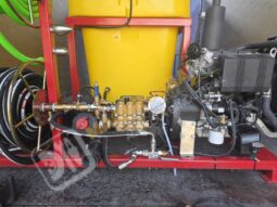 EQUIPO DE LIMPIEZA Y DESATASCOS 1500 LITROS 28 CV DIESEL lleno