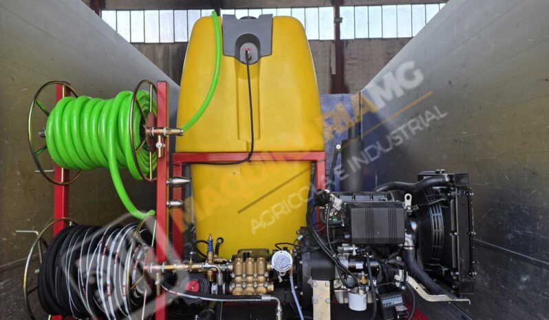 EQUIPO DE LIMPIEZA Y DESATASCOS 1500 LITROS 28 CV DIESEL lleno