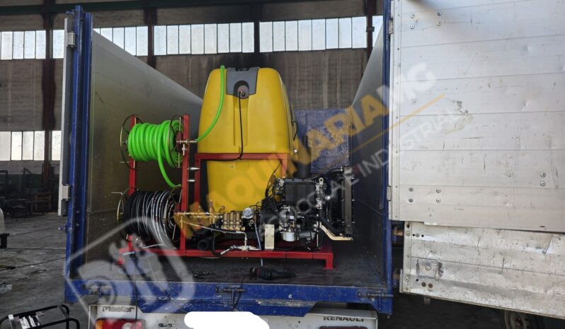 EQUIPO DE LIMPIEZA Y DESATASCOS 1500 LITROS 28 CV DIESEL lleno