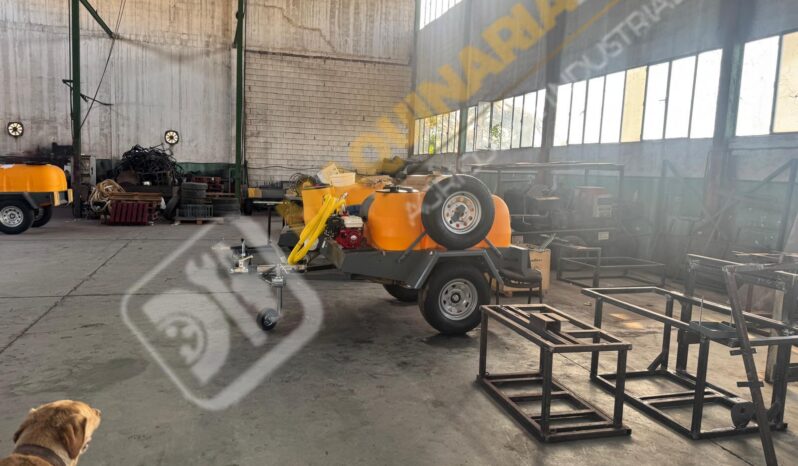 EQUIPO DE EXTINCIÓN DE INCENDIOS 1000 L CON RUEDA DE REPUESTO lleno