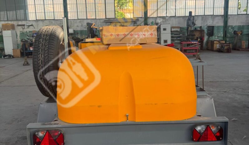 EQUIPO DE EXTINCIÓN DE INCENDIOS 1000 L CON RUEDA DE REPUESTO lleno