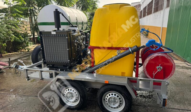 EQUIPO DIESEL 4 CILINDROS PARA LIMPIEZA Y DESATASCOS lleno