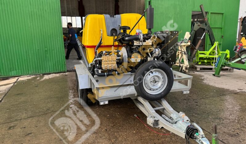 EQUIPO DIESEL 4 CILINDROS PARA LIMPIEZA Y DESATASCOS lleno