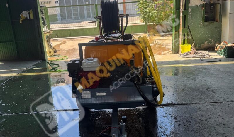 EQUIPO DE EXTINCIÓN DE INCENDIOS DE 600 LITROS lleno
