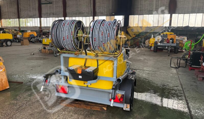 EQUIPO DE LIMPIEZA Y DESATASCOS 600 L CON MOTOR 35 CV Y 2 ENROLLADORES DE 100 M lleno