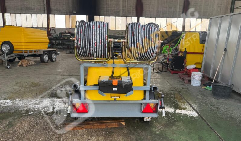EQUIPO DE LIMPIEZA Y DESATASCOS 600 L CON MOTOR 35 CV Y 2 ENROLLADORES DE 100 M lleno