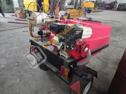 EQUIPO DE EXTINCIÓN DE INCENDIOS 300 LITROS lleno