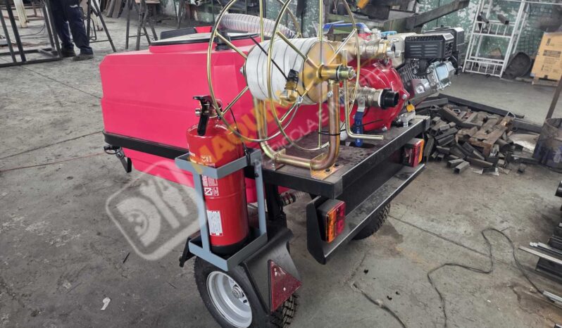EQUIPO DE EXTINCIÓN DE INCENDIOS 300 LITROS lleno