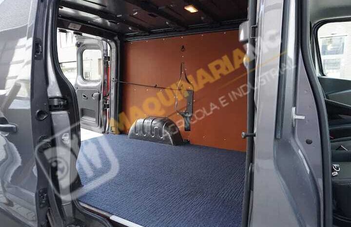 FURGÓN RENAULT TRAFIC CON EQUIPO PARA DESATASCOS, LIMPIEZA Y SUCCIÓN lleno