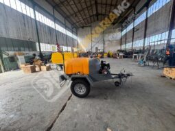 CUBA DE 1000 LITROS CON BARRA DE HERBICIDA,2 TORRETAS Y SONAR lleno