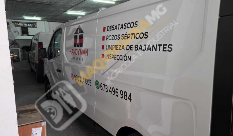 FURGÓN PARA DESATASCOS, LIMPIEZA Y DESINFECCIÓN lleno