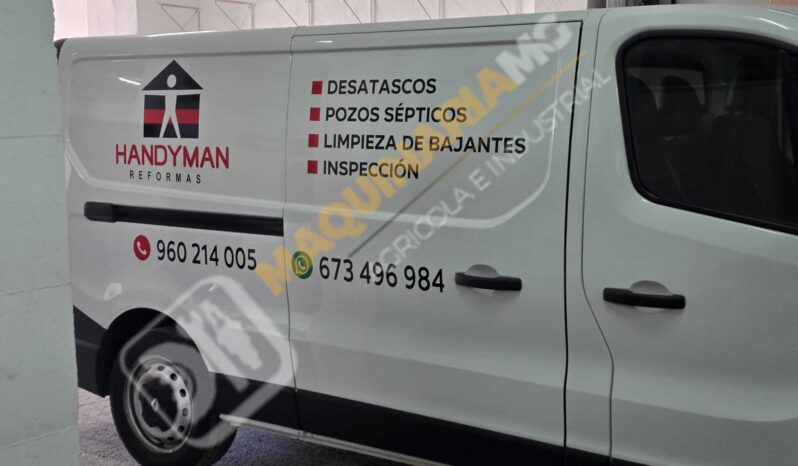 FURGÓN PARA DESATASCOS, LIMPIEZA Y DESINFECCIÓN lleno