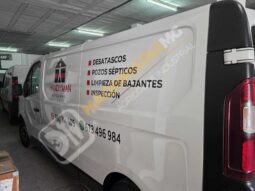 FURGÓN PARA DESATASCOS, LIMPIEZA Y DESINFECCIÓN lleno