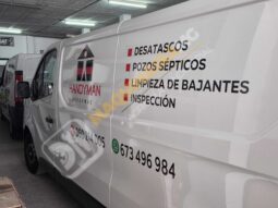 FURGÓN PARA DESATASCOS, LIMPIEZA Y DESINFECCIÓN lleno