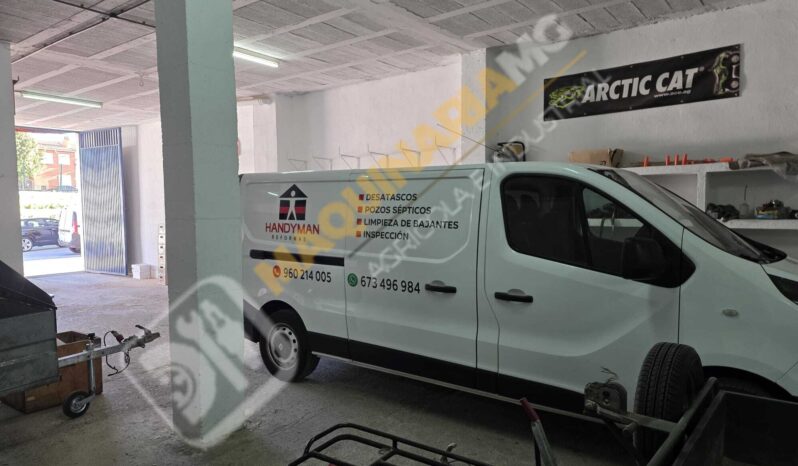 FURGÓN PARA DESATASCOS, LIMPIEZA Y DESINFECCIÓN lleno