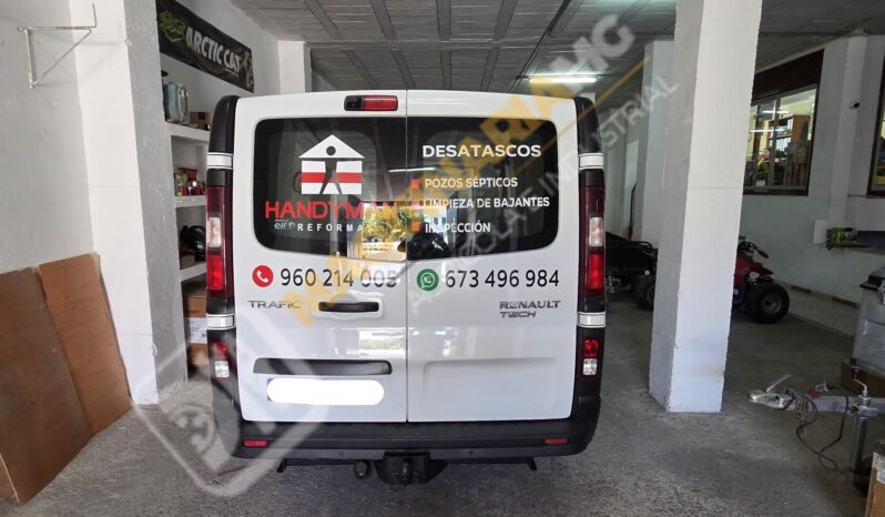 FURGÓN PARA DESATASCOS, LIMPIEZA Y DESINFECCIÓN lleno