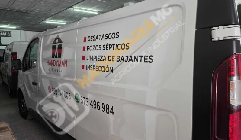 FURGÓN PARA DESATASCOS, LIMPIEZA Y DESINFECCIÓN lleno