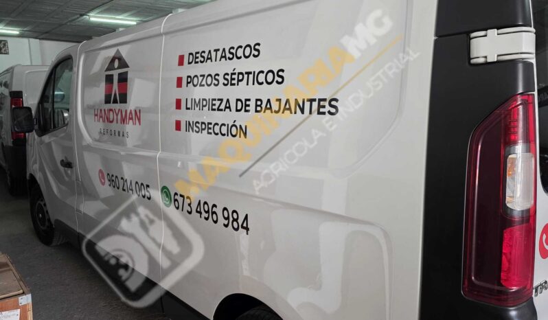 FURGÓN PARA DESATASCOS, LIMPIEZA Y DESINFECCIÓN lleno