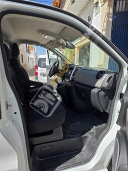FURGÓN TRAFIC PARA DESATASCOS, LIMPIEZA Y DESINFECCIÓN lleno