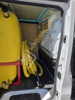 FURGÓN TRAFIC PARA DESATASCOS, LIMPIEZA Y DESINFECCIÓN lleno