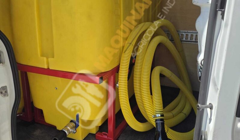 FURGÓN TRAFIC PARA DESATASCOS, LIMPIEZA Y DESINFECCIÓN lleno
